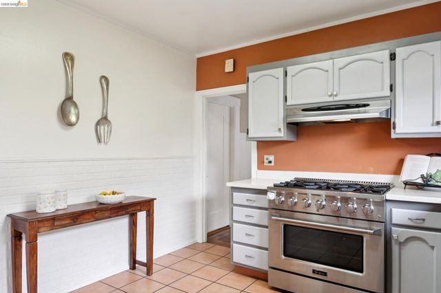 892 Laurel Street, Alameda, CA 94501
