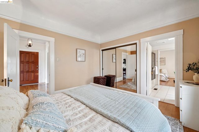 892 Laurel Street, Alameda, CA 94501