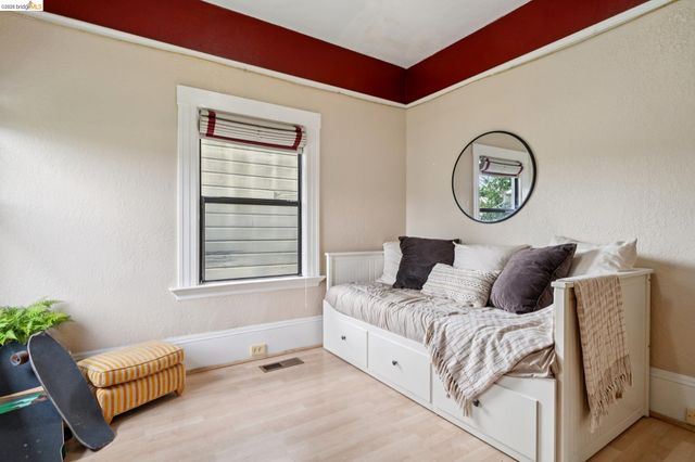 892 Laurel Street, Alameda, CA 94501