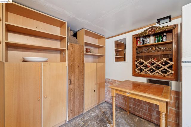 892 Laurel Street, Alameda, CA 94501
