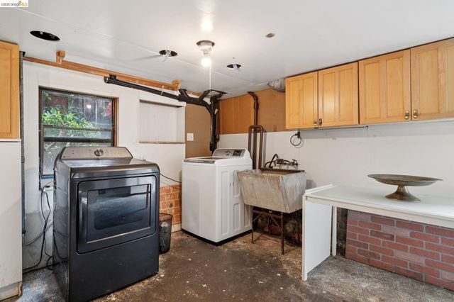 892 Laurel Street, Alameda, CA 94501