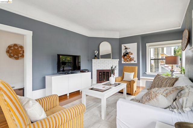 892 Laurel Street, Alameda, CA 94501