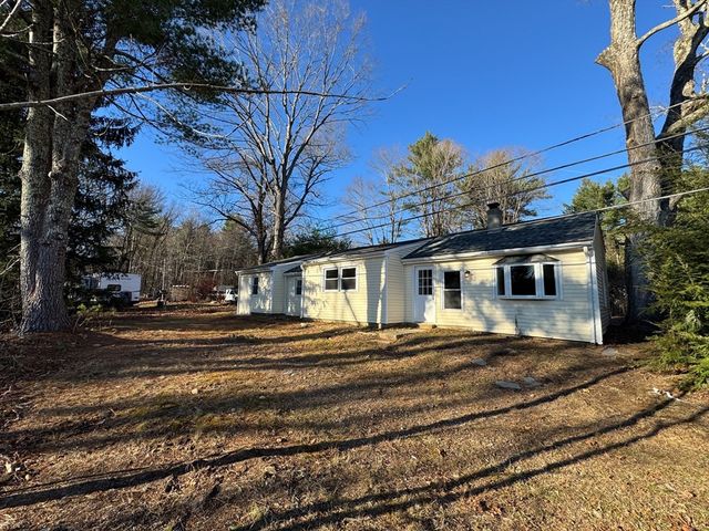 16 School House Cross Rd, Brookfield, MA 01506