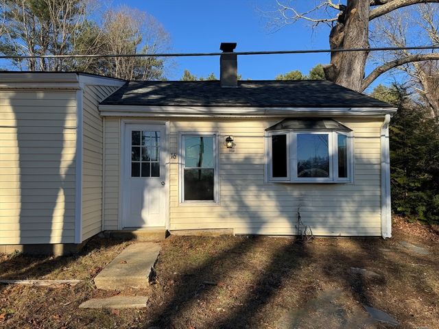 16 School House Cross Rd, Brookfield, MA 01506
