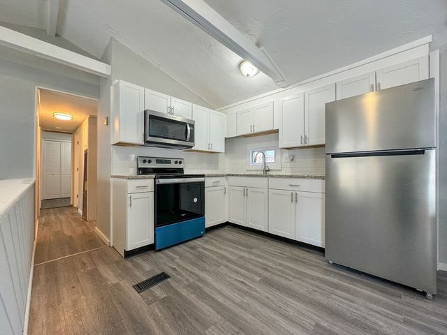 16 School House Cross Rd, Brookfield, MA 01506