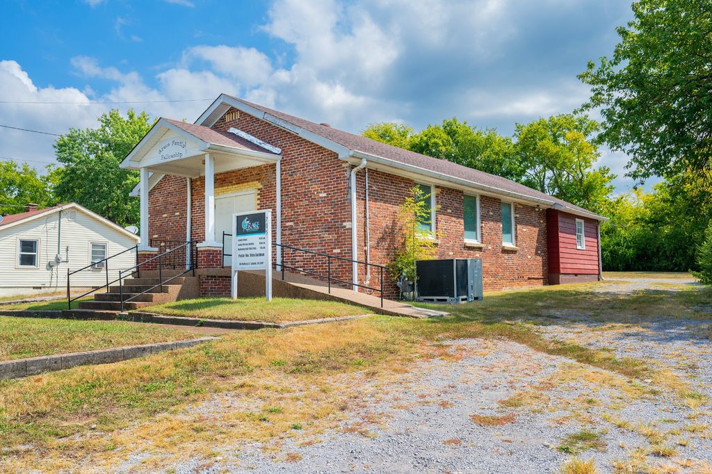 705 Mulberry St, Lebanon, TN 37087