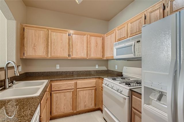 10550 ALEXANDER Road 2080, Las Vegas, NV 89129