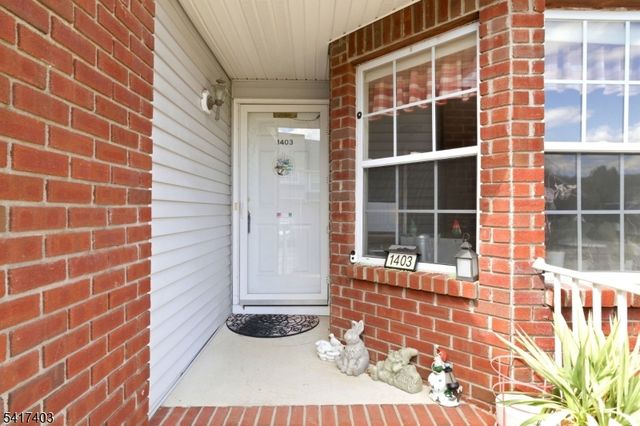 1403 Moonlight Ct, Washington Twp., NJ 07840