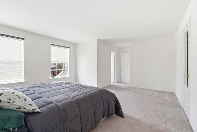 1403 Moonlight Ct, Washington Twp., NJ 07840