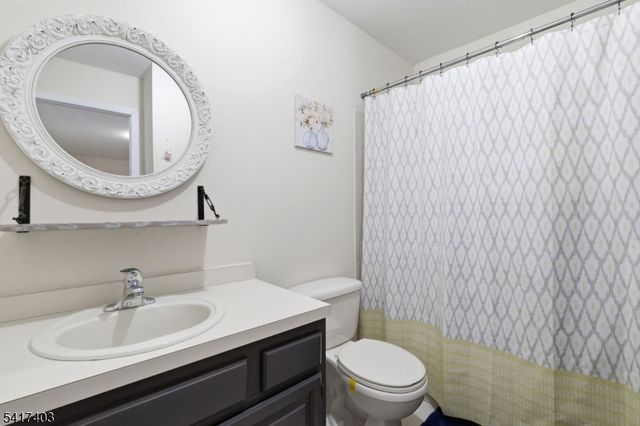 1403 Moonlight Ct, Washington Twp., NJ 07840