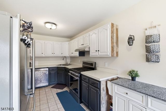 1403 Moonlight Ct, Washington Twp., NJ 07840