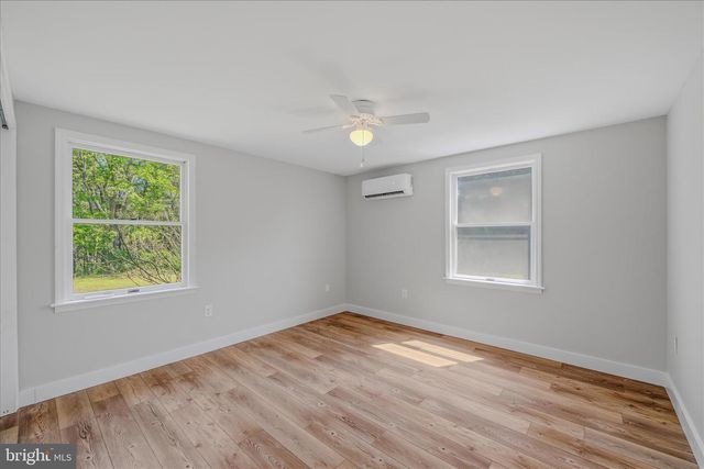 254 OLD MILL MANOR DR, Berkeley Springs, WV 25411