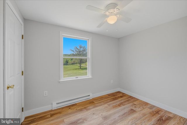 254 OLD MILL MANOR DR, Berkeley Springs, WV 25411