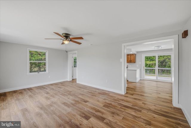 254 OLD MILL MANOR DR, Berkeley Springs, WV 25411