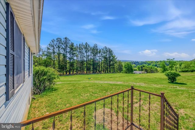 254 OLD MILL MANOR DR, Berkeley Springs, WV 25411