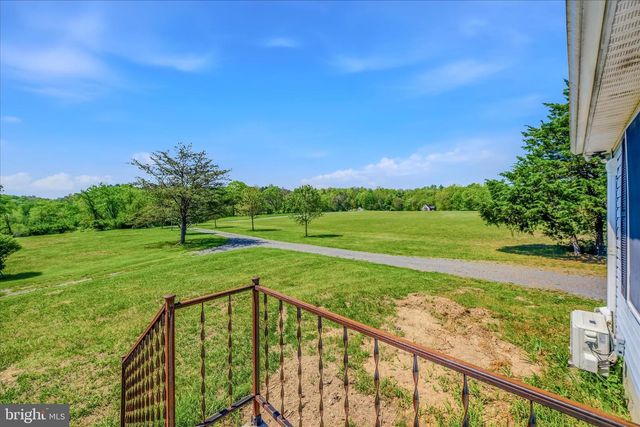 254 OLD MILL MANOR DR, Berkeley Springs, WV 25411