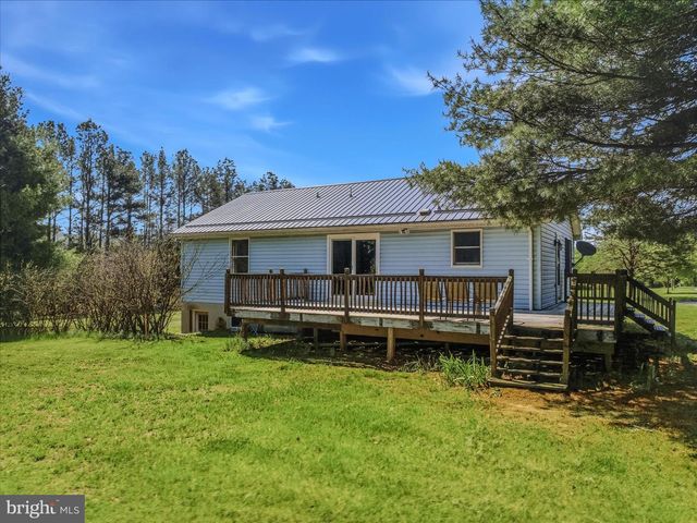 254 OLD MILL MANOR DR, Berkeley Springs, WV 25411
