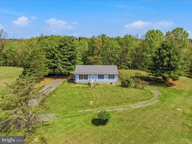 254 OLD MILL MANOR DR, Berkeley Springs, WV 25411