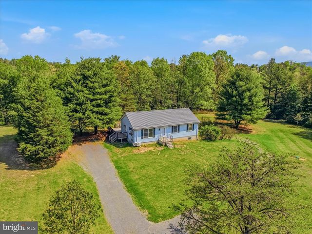 254 OLD MILL MANOR DR, Berkeley Springs, WV 25411