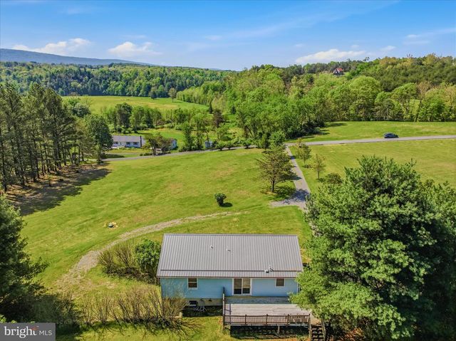 254 OLD MILL MANOR DR, Berkeley Springs, WV 25411