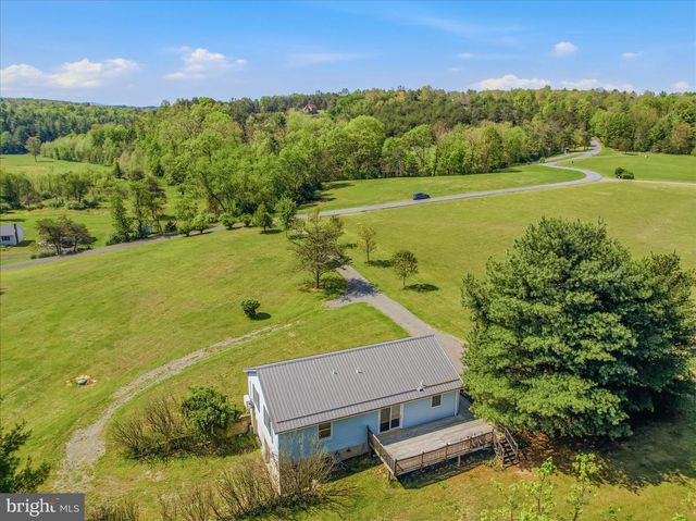 254 OLD MILL MANOR DR, Berkeley Springs, WV 25411