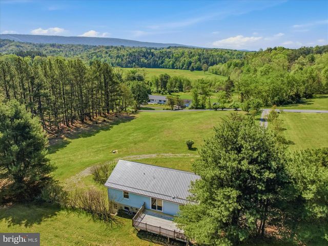 254 OLD MILL MANOR DR, Berkeley Springs, WV 25411