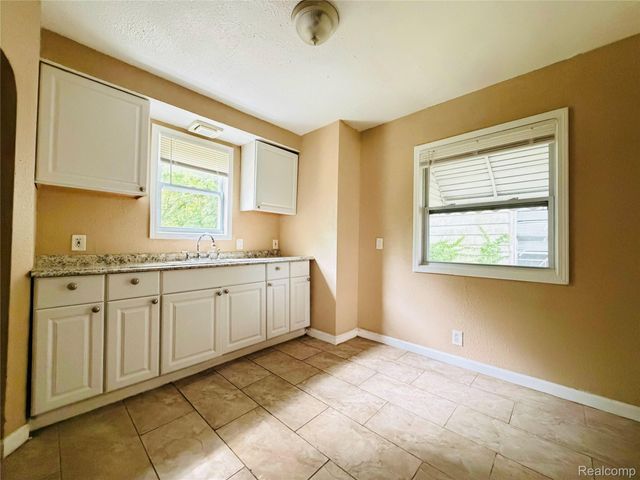 18732 GREENVIEW Avenue, Detroit, MI 48219