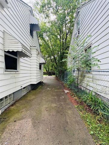 18732 GREENVIEW Avenue, Detroit, MI 48219