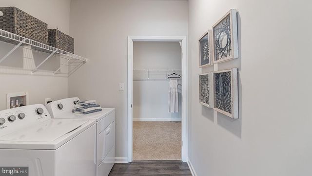 1518 DRESDEN DR, Breinigsville, PA 18031