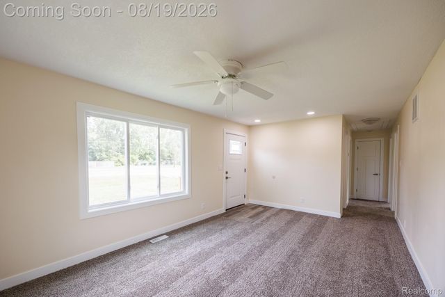 5318 E Bristol Road S, Burton, MI 48519