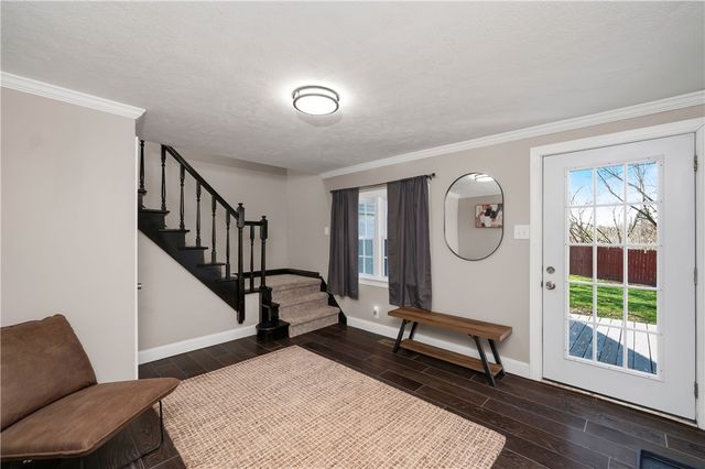 431 Sunset Dr, Center Twp, PA 16001