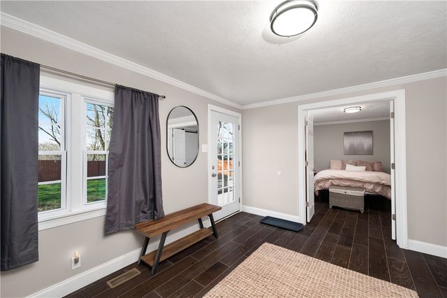431 Sunset Dr, Center Twp, PA 16001