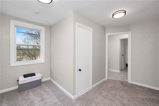 431 Sunset Dr, Center Twp, PA 16001