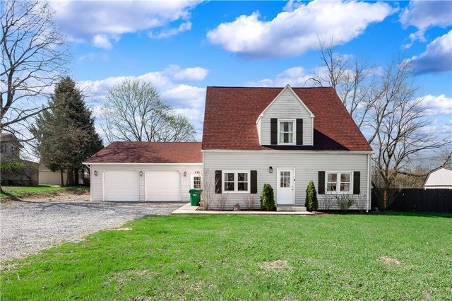 431 Sunset Dr, Center Twp, PA 16001