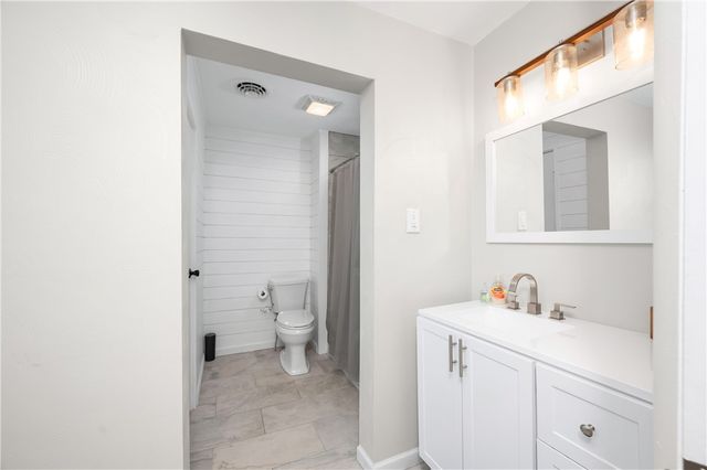 431 Sunset Dr, Center Twp, PA 16001