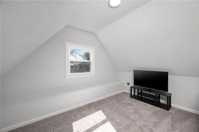 431 Sunset Dr, Center Twp, PA 16001