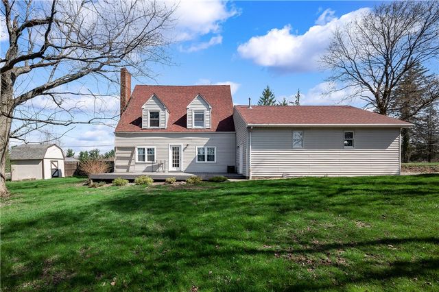 431 Sunset Dr, Center Twp, PA 16001