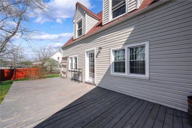 431 Sunset Dr, Center Twp, PA 16001