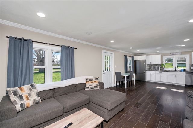 431 Sunset Dr, Center Twp, PA 16001