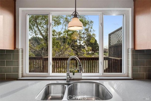 154 Basinside, Alameda, CA 94502