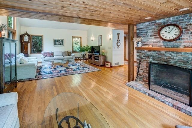 40 Bicentennial Way, Boxborough, MA 01719