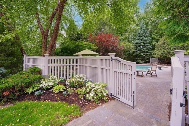 40 Bicentennial Way, Boxborough, MA 01719