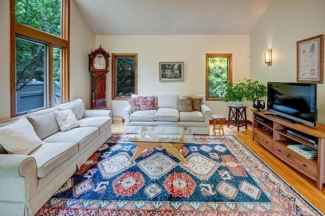 40 Bicentennial Way, Boxborough, MA 01719