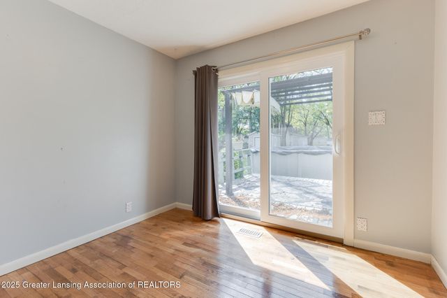 135 W Hamilton Street, Dimondale, MI 48821