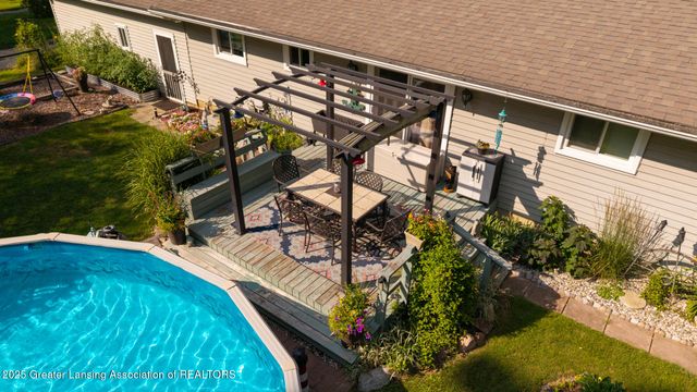 135 W Hamilton Street, Dimondale, MI 48821