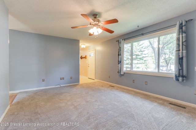 135 W Hamilton Street, Dimondale, MI 48821