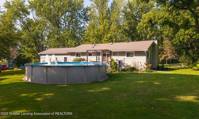 135 W Hamilton Street, Dimondale, MI 48821