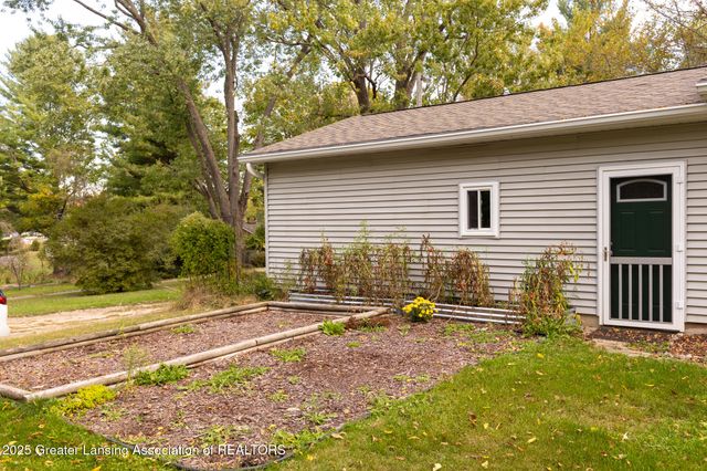 135 W Hamilton Street, Dimondale, MI 48821
