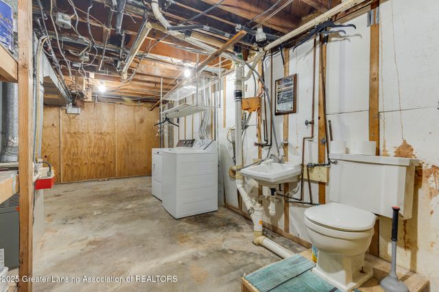 135 W Hamilton Street, Dimondale, MI 48821