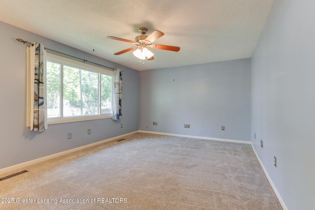 135 W Hamilton Street, Dimondale, MI 48821